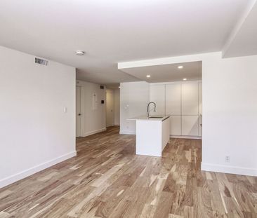 3460 Peel Street - Photo 2