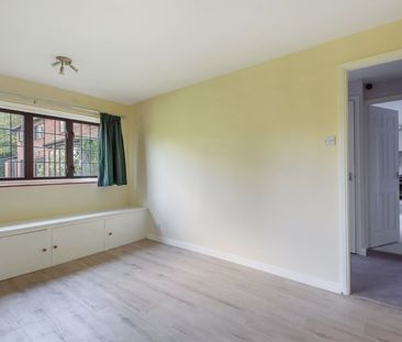 60 Petworth Road, Haslemere - 1 bedroomProperty for lettings - Seym... - Photo 2