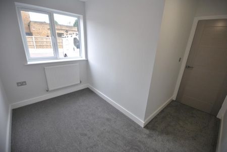 3 bedroom detached house to rent - Photo 3
