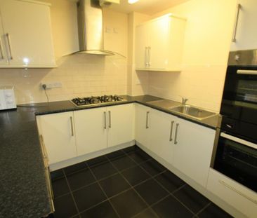 6 bedroom townhouse to rent - Photo 4