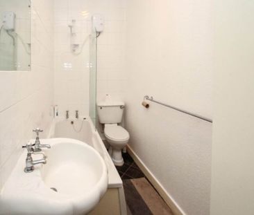 Glebe Avenue (room 6), Kirkstall, Leeds - Photo 5