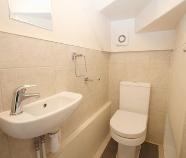 3 bedroom semi-detached house to rent - Photo 3