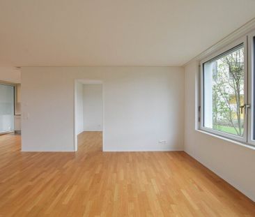 Modern 3.5-room apartment on the ground floor in a central location - Foto 3