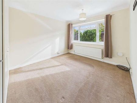 Royston Close, Walton-on-thames, KT12 - Photo 4