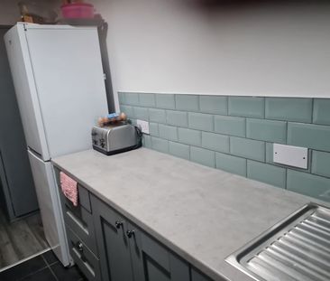 Room in a Shared House, Eskburn Road, L13 - Photo 4