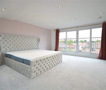 Queens Drive, Heaton Moor, Stockport, SK4 3JW - Photo 1