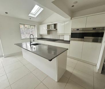 3 bedroom semi-detached house to rent - Photo 6