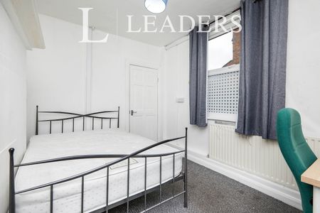 6 bedroom terraced to rent Gedling Grove, Nottingham, Nottinghamshire, NG7 - Photo 3