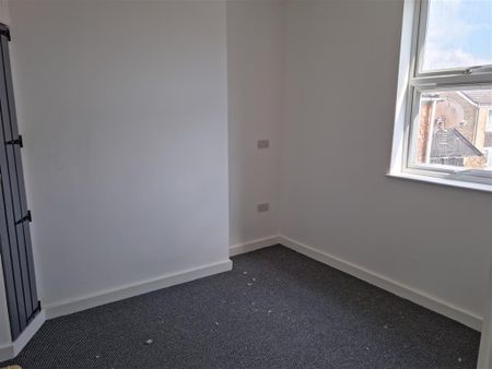 4 bedroom terraced house to rent - Photo 4