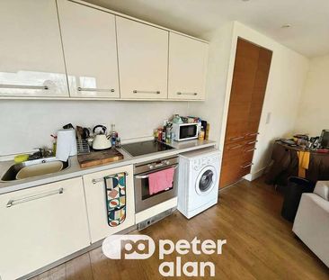 Falcon Drive, Cardiff, CF10 - Photo 2