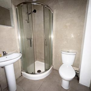 1 Bedroom Flat To Let - Photo 2