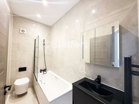 Friern Barnet Road, N11, London - Photo 4
