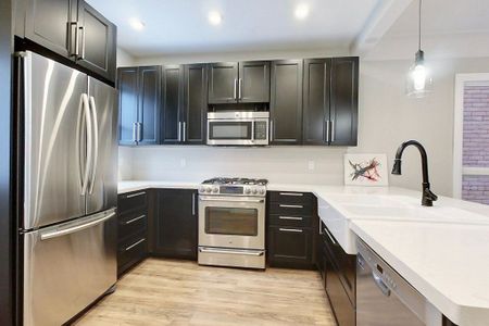 For Lease - 39 Holton Avenue, Hamilton, Ontario - Photo 4