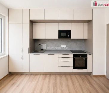 Světlý byt 3+kk, 76 m - Fotografie 3