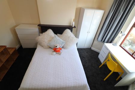 1 bedroom in a house share to rent - Photo 5