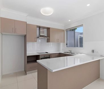 Spacious Home with Ducted Air-conditioning & Brand New Carpet! - Photo 5