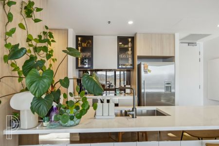 Luxury Living At The Griffin - Photo 4