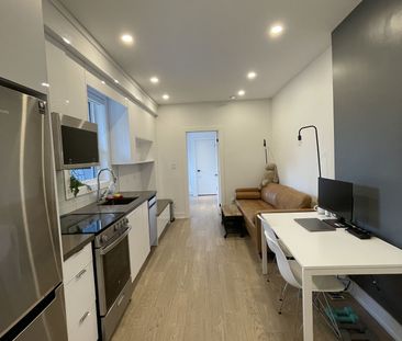 For Lease - 17 Claremont Street Unit# Back, Toronto, Ontario - Photo 1