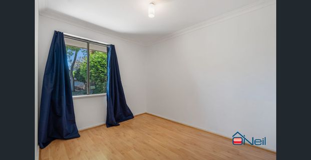 ARMADALE - 4x1 - CLOSE TO ALL AMENITIES WITH PLENTY OF ROOM - Photo 1