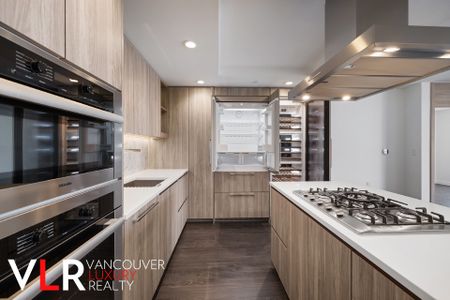 Condo in Vancouver West Side, BC - Photo 5
