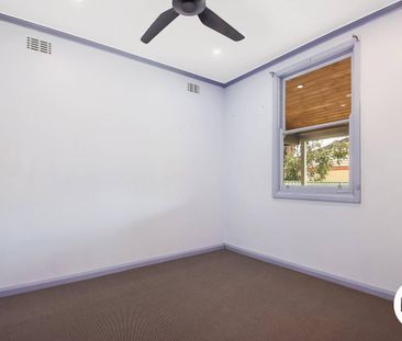 2 BEDROOM HOME WITH GREAT SIZE YARD! - Photo 5