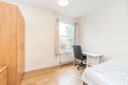 5 bedroom flat to rent - Photo 3