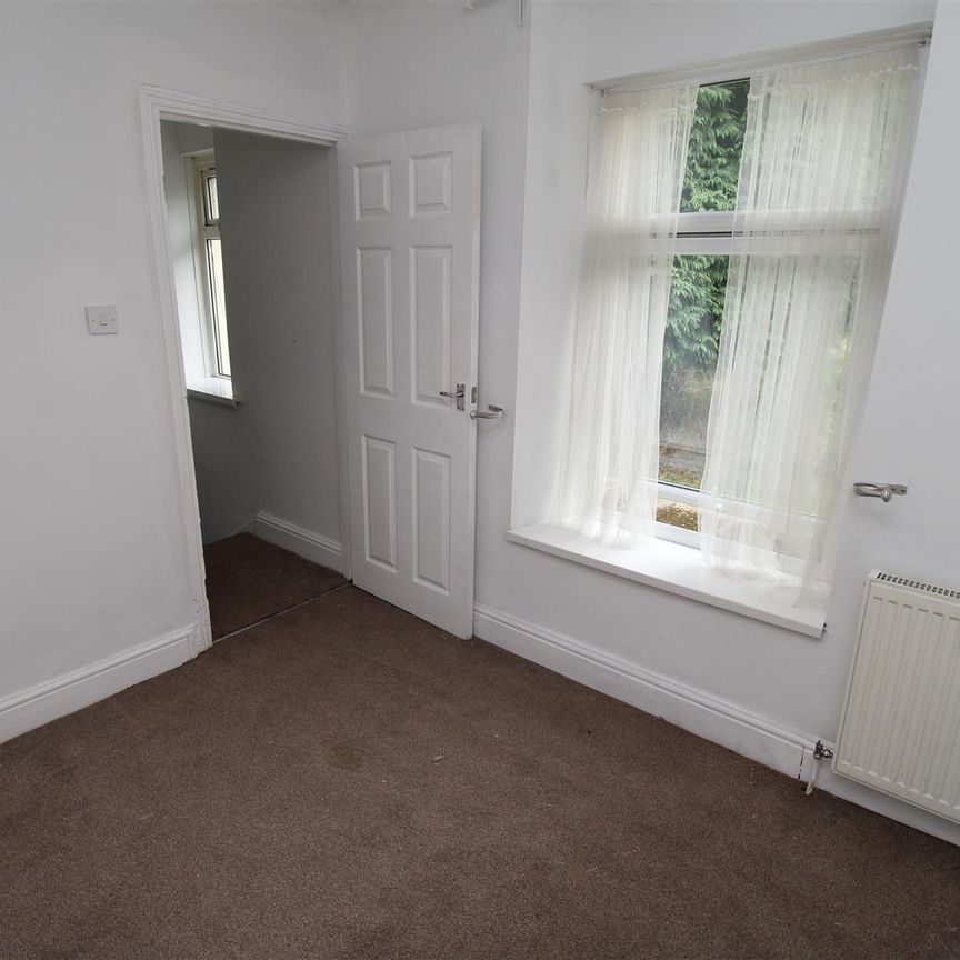 House - Terraced For Rent Ynyscynon Road, Tonypandy - Photo 1