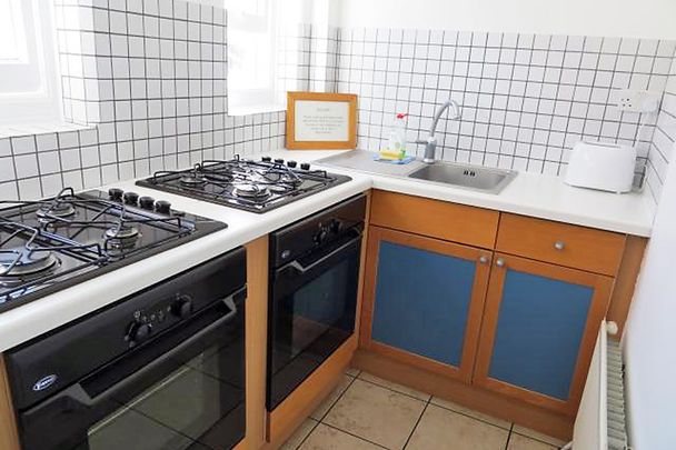 ALL BILLS INCLUDED – Modern single studio in Hammersmith, London W6 - Photo 1