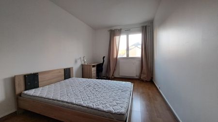 Location Appartement 4 pièces 67m² - Photo 4