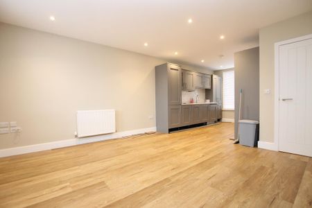 2 bedroom terraced house to rent - Photo 4