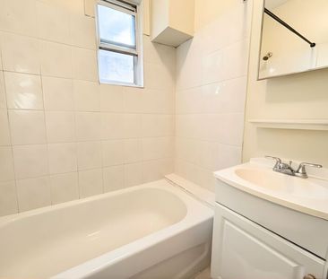 $1,499 / 2 br / 1 ba / 44 Spring st #upper - Photo 1