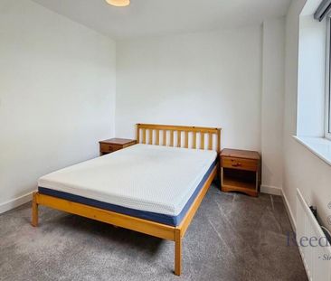 3 bedroom semi-detached house to rent - Photo 6