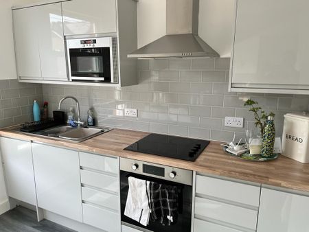 2 bedroom flat to rent - Photo 4