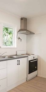 Fresh, Bright & Convenient Living - Photo 4