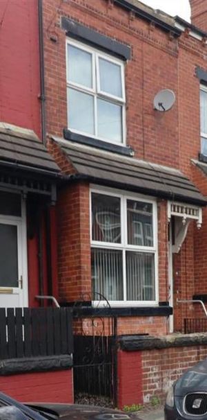 4 bedroom terraced house to rent - Photo 1