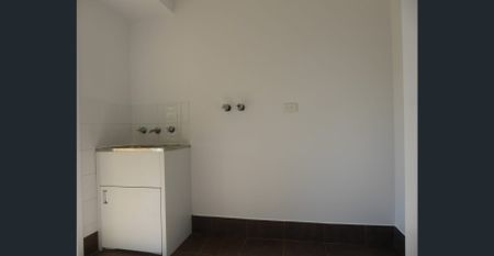 LOW MAINTENANCE, CLOSE TO ALL AMMENITIES - Photo 4