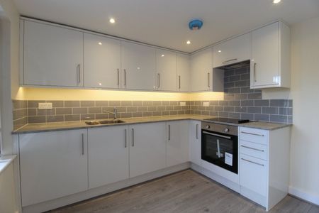 Abbott Road, Bournemouth, Dorset - Photo 3