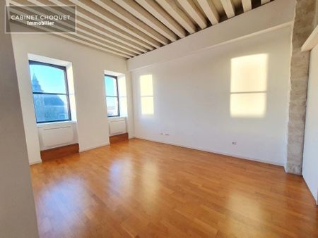 Location Appartement 3 pièces 93m² LILLE 59000 - Photo 2