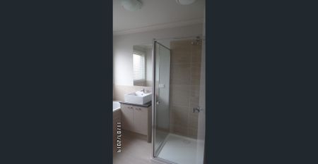 Stunning Family Home in Shepparton - Photo 4