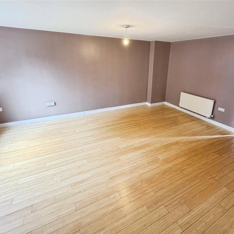 3 bedroom end of terrace house to rent - Photo 1
