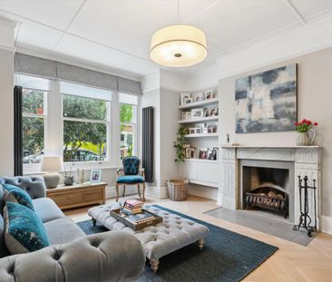 An exceptional family home located in Grove Park featuring a refine... - Photo 1