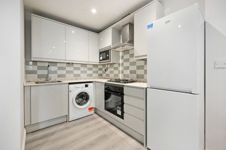 Haydon Park Road, SW19, London - Photo 4