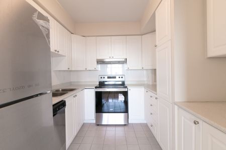 3555 Cote-des-Neiges Road - Photo 2