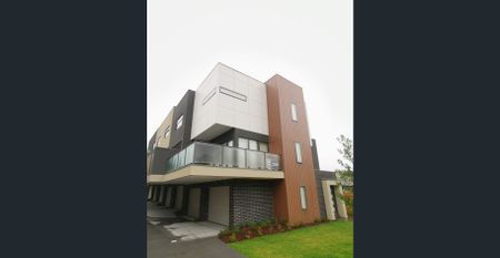 Modern Townhouse With Perfect Location! - Photo 3