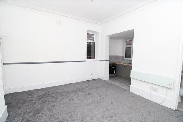 1 bedroom ground floor flat to rent - Photo 1