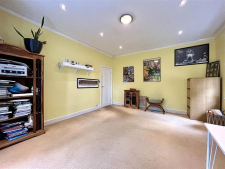 4 bedroom detached house to rent - Photo 5