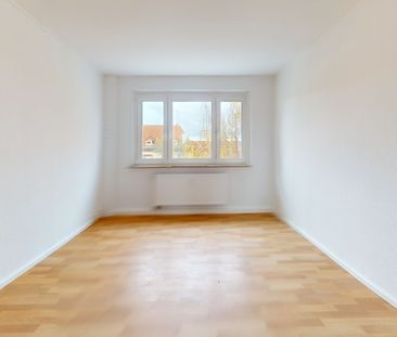 3-Raum-Wohnung mit Balkon, neu saniert! - Foto 1