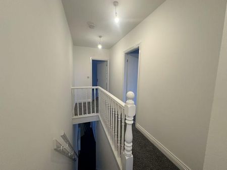 3 bedroom terraced house to rent - Photo 2