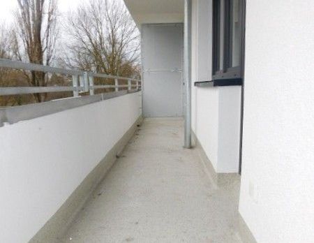 Renoviert und bezugsfertig... 1-Raumwohnung mit Balkon direkt am Crönpark in grüner Lage... - Photo 1