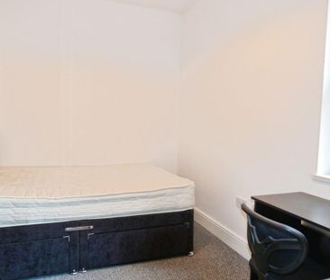 1 bedroom in a house share to rent - Photo 5